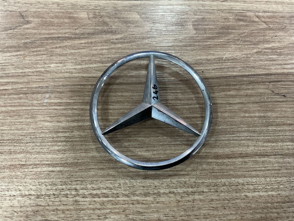 A2468170016 MERCEDES W242 W246 ARKA AMBLEM ORJİNAL ÇIKMA