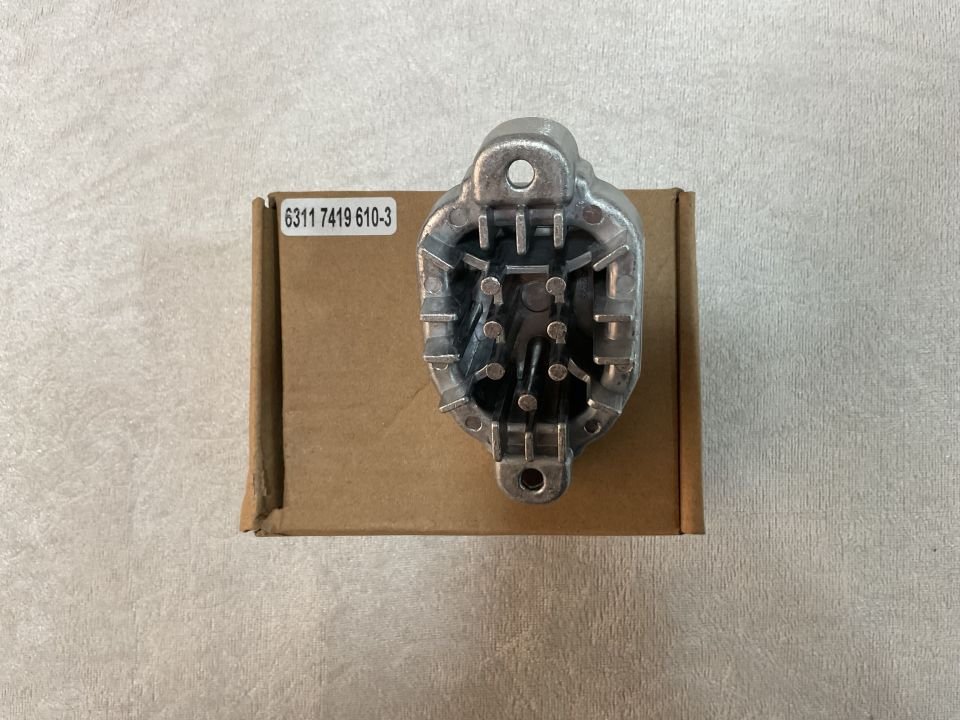 63117419610 7419610 - 3 PİN BMW F30 LCİ ALT LED BEYNİ SIFIR Y.S 25€