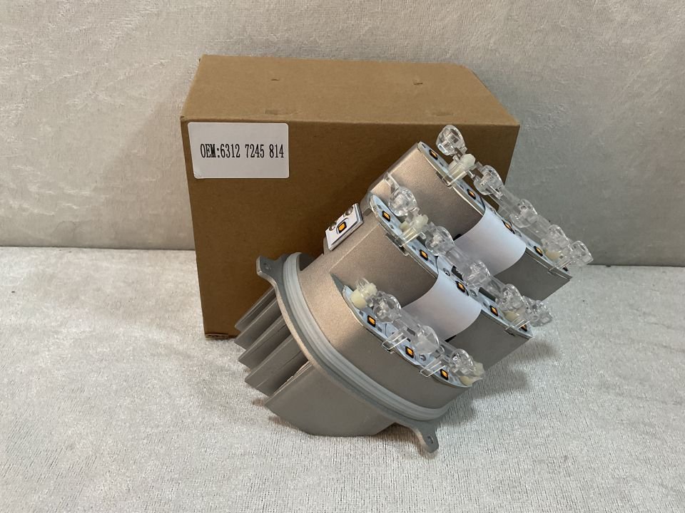 63127245814 7245814 BMW E90 3 SERİSİ SAĞ SİNYAL LED BEYNİ SIFIR Y.S 50€