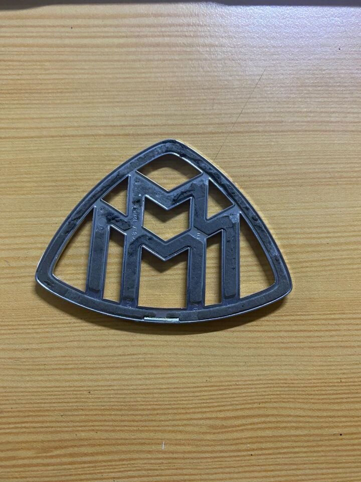 MERCEDES MAYBACH BAGAJ VE ARKA ÇAMURLUK  LOGO AMBLEM ÇIKMA ORJİNAL