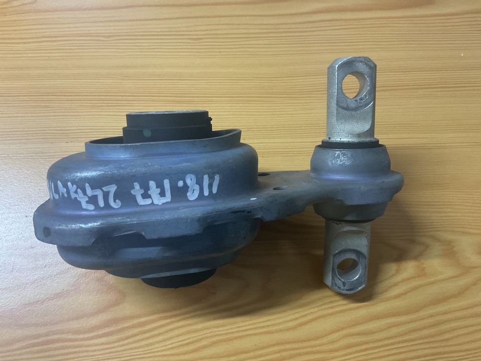 A2472300600 MERCEDES W118 W247 ŞANZIMAN ALT KULAK ÇIKMA ORJİNAL