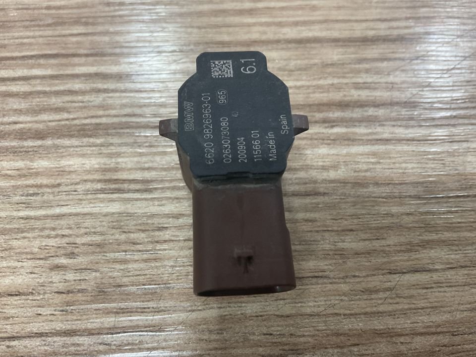 66209826963 9826963 BMW G30 G32 G05 G06 PARK SENSÖRÜ ÇIKMA ORJİNAL