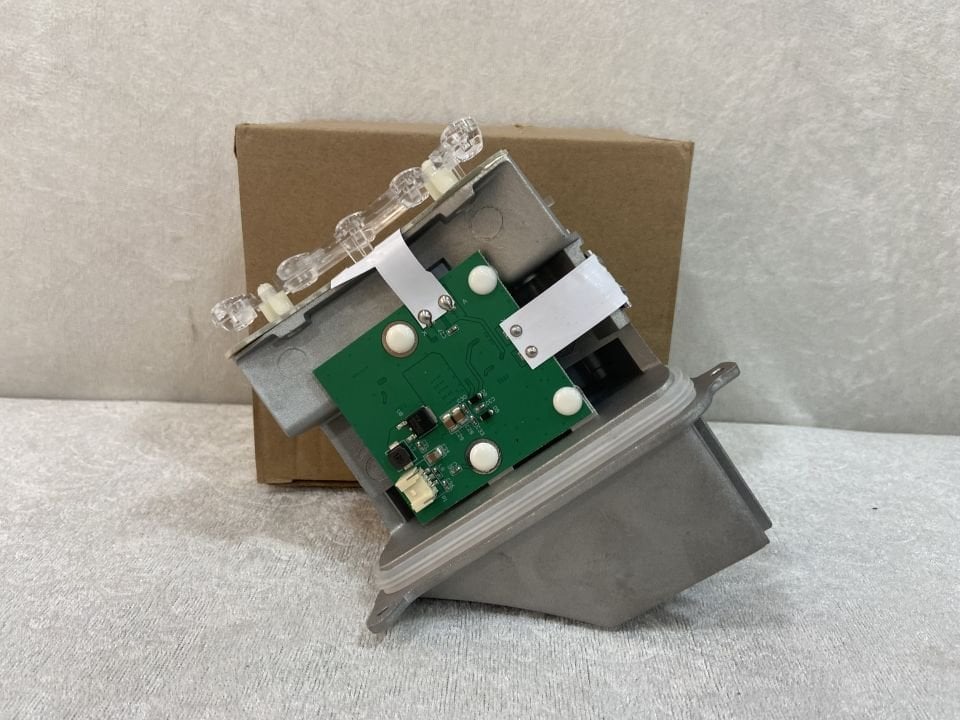 63127245813 7245813 BMW E90 3 SERİSİ SOL SİNYAL LED BEYNİ SIFIR 50€