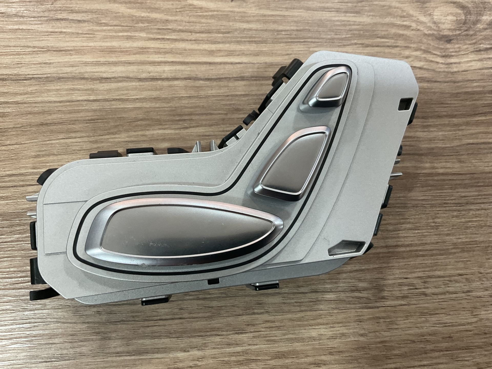 A2059054218 MERCEDES W205  W253 W293 SAĞ ÖN KAPI KOLTUK AYAR DÜĞMESİ SIFIR ORJİNAL