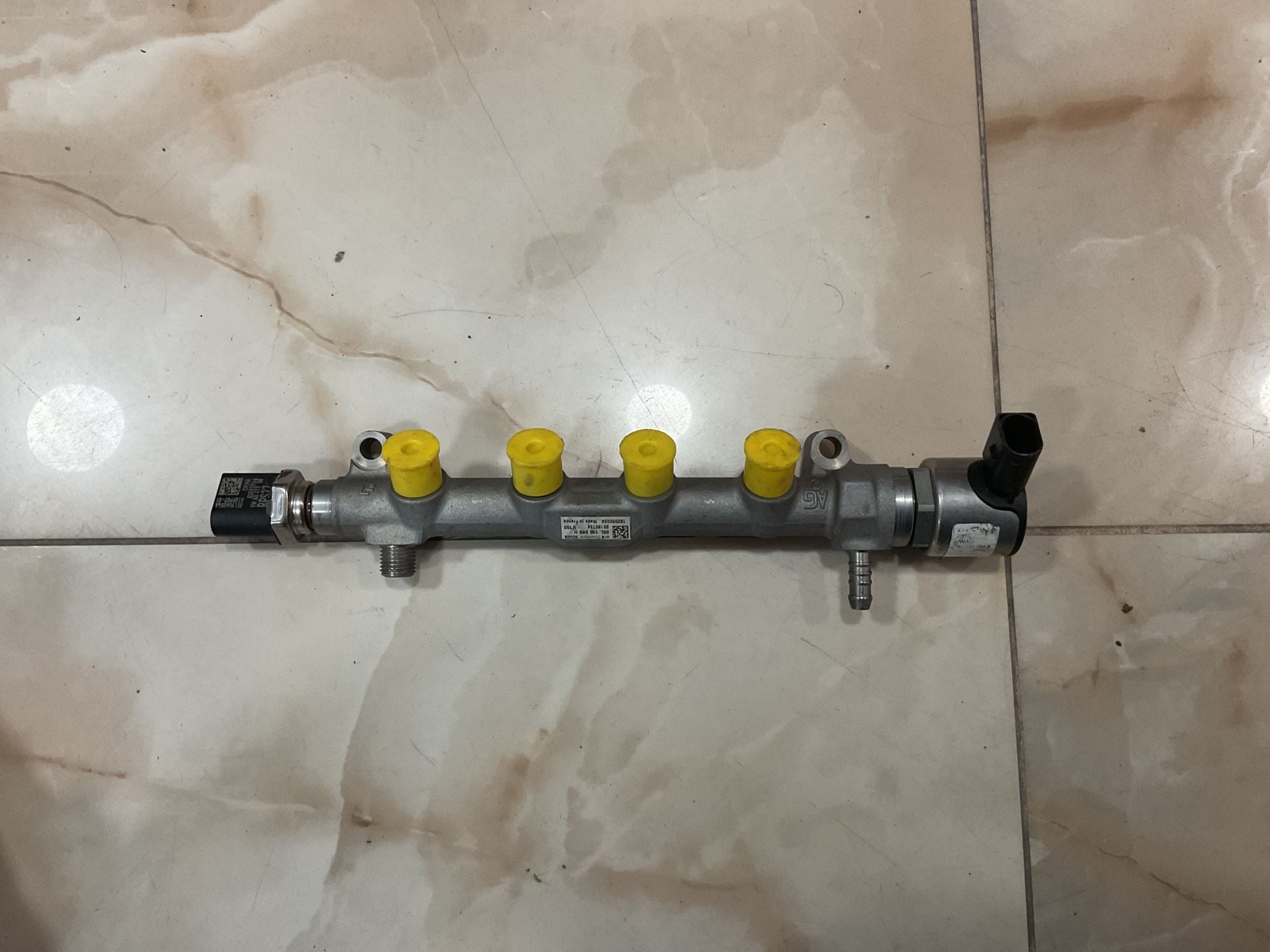05L130089H SKODA OCTAVIA ENJEKTÖR KÜTÜĞÜ SIFIR ORJİNAL