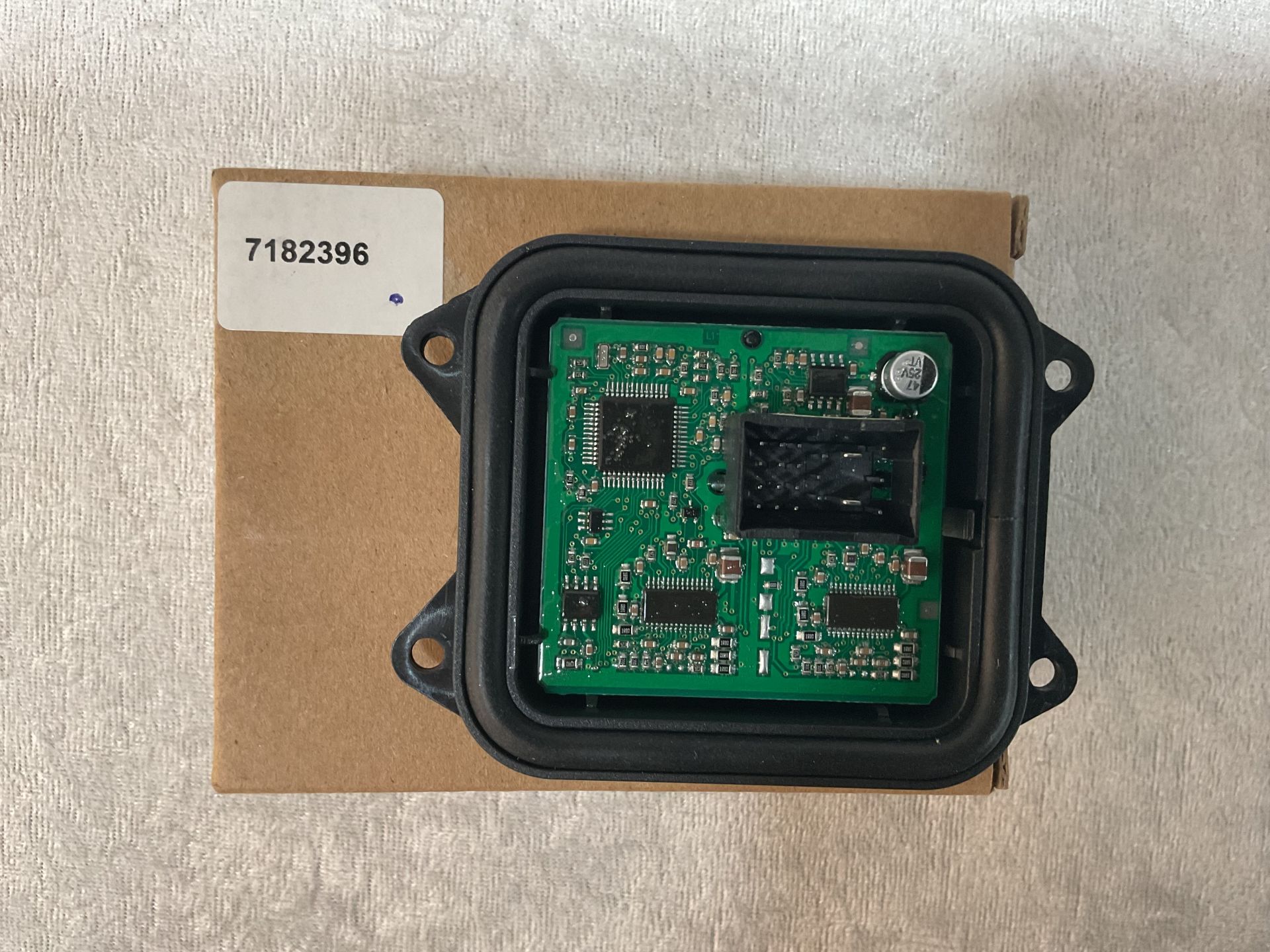 63117182396 7182396 BMW E90 E90 LCİ E91 LCİ E92 E92 LCİ E93 E93 LCİ E70 E70 LCİ E71 E72 E89 ADAPTİF LED MODÜLÜ SIFIR 45€