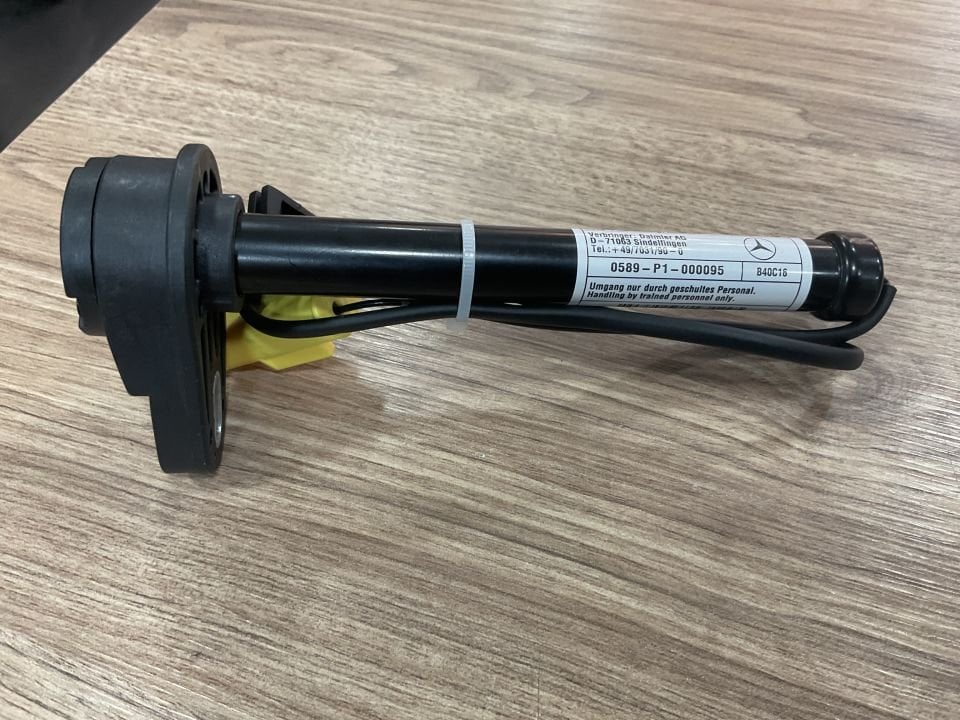 A2139062201 MERCEDES W213 W238 W257  KAPUT  AİRBAG FİŞEĞİ SIFIR ORJİNAL 63€