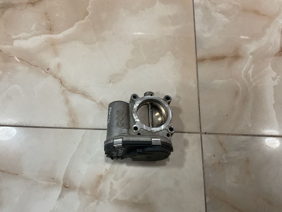 A2701410025 MERCEDES CLA180 A180 B180 GAZ KELEBEĞİ ÇIKMA ORJİNAL