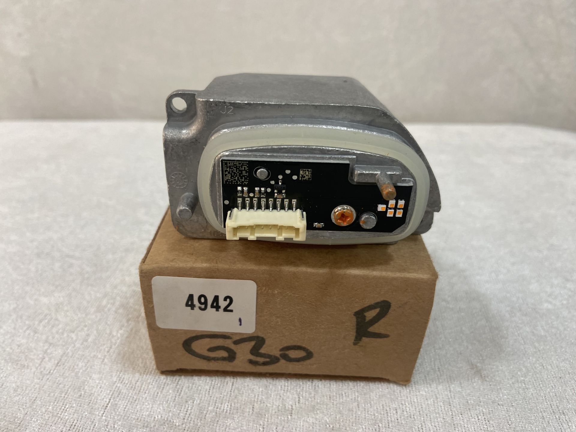 63117214942 7214942 BMW G30 SİNYAL LED SAĞ MODÜLÜ SIFIR Y.S 35€