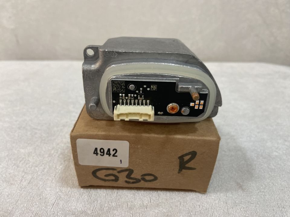 63117214942 7214942 BMW G30 SİNYAL LED SAĞ MODÜLÜ SIFIR Y.S 35€