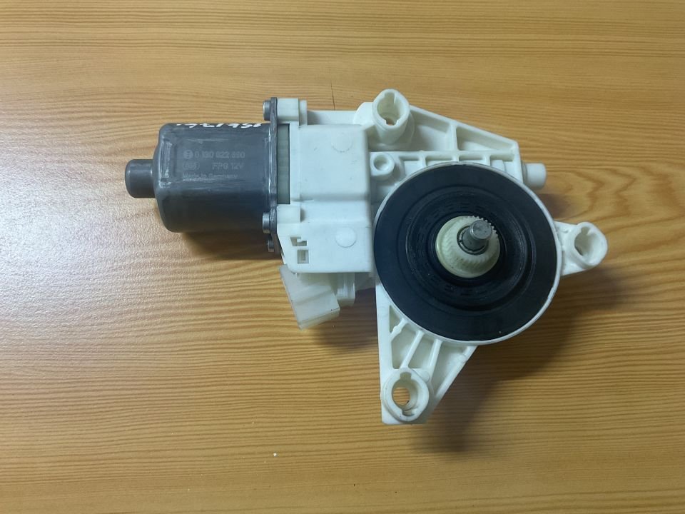 A2469065100 MERCEDES W246 ÖN SOL CAM MOTORU ÇIKMA ORJİNAL
