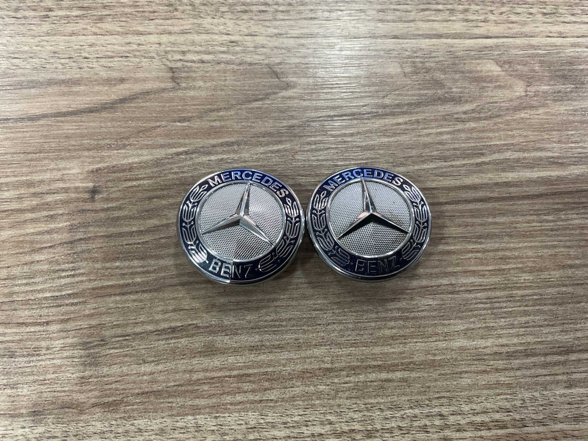 A2218170016 MERCEDES W211 W212 W221 ÖN PANJUR AMBLEMİ ÇIKMA ORJİNAL