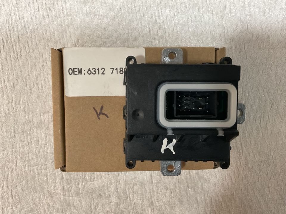 61127189312 7189312 BMW E46 E60 E60 LCİ E61 E61 LCİ E65 E66 E67 ADAPTİF FAR BEYNİ SIFIR 117€