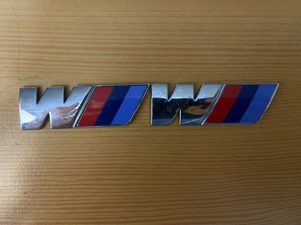 51148058881 8058881 BMW F10 F20 F30 ÇAMURLUK M LOGO ÇIKMA ORJİNAL