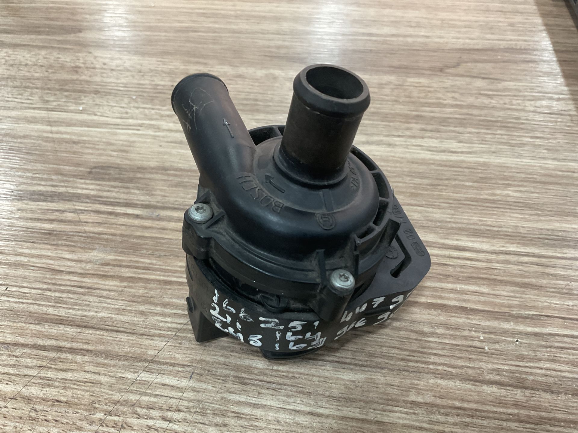A2118350028 MERCEDES W211 SU POMPASI ÇIKMA ORJİNAL