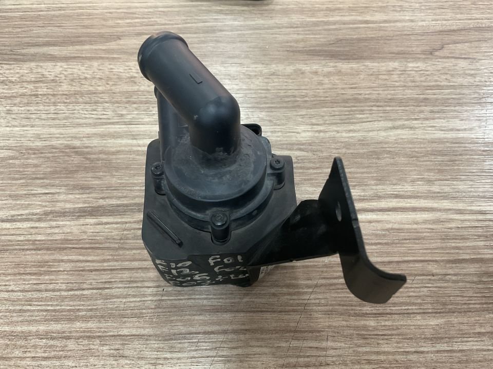 9239313 23427661 BMW F10 F11 SU POMPASI ÇIKMA ORJİNAL