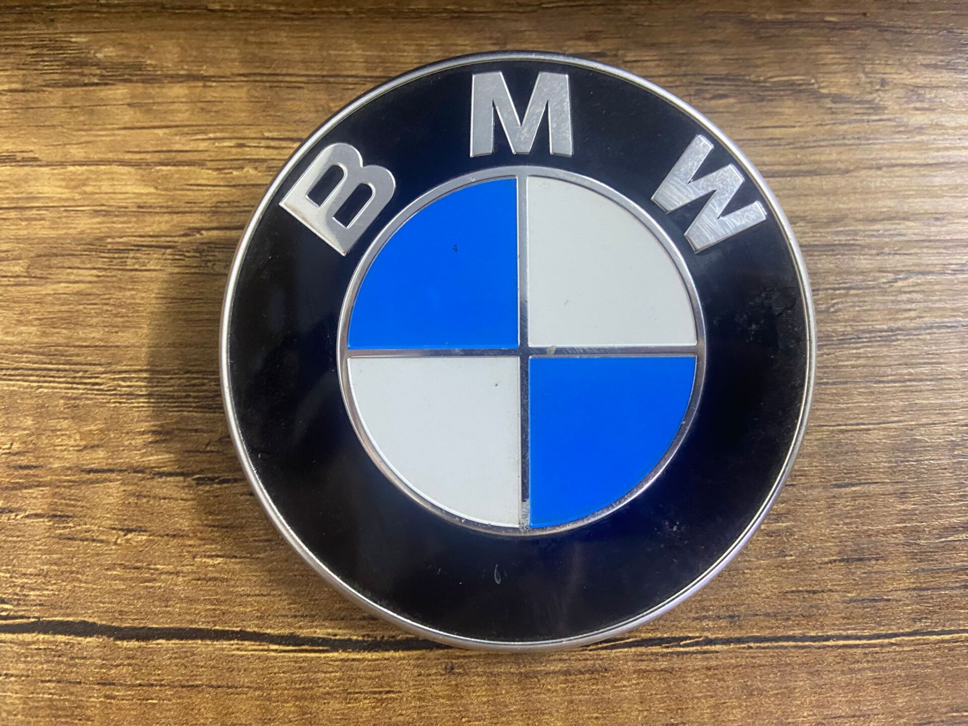 51148219237 8219237 BMW F22 F87 F23 F45 F46  E46 E90 F30 F80 F31 F35 F32 F33 F84 F36 BAGAJ KAPUT ARMA AMBLEM LOGO ÇIKMA ORJİNAL