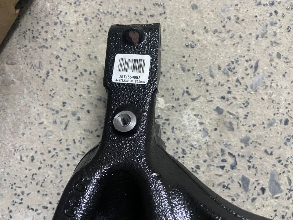 A4473300120 MERCEDES W447 VİTO SAĞ ÖN AKS TAŞIYICI SIFIR ORJİNAL