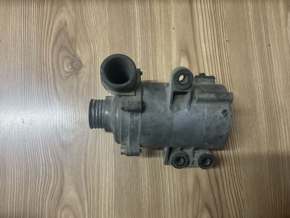 1151759771508 9771508 BMW E84 ELEKTRİKLİ SU POMPASI ÇIKMA ORJİNAL
