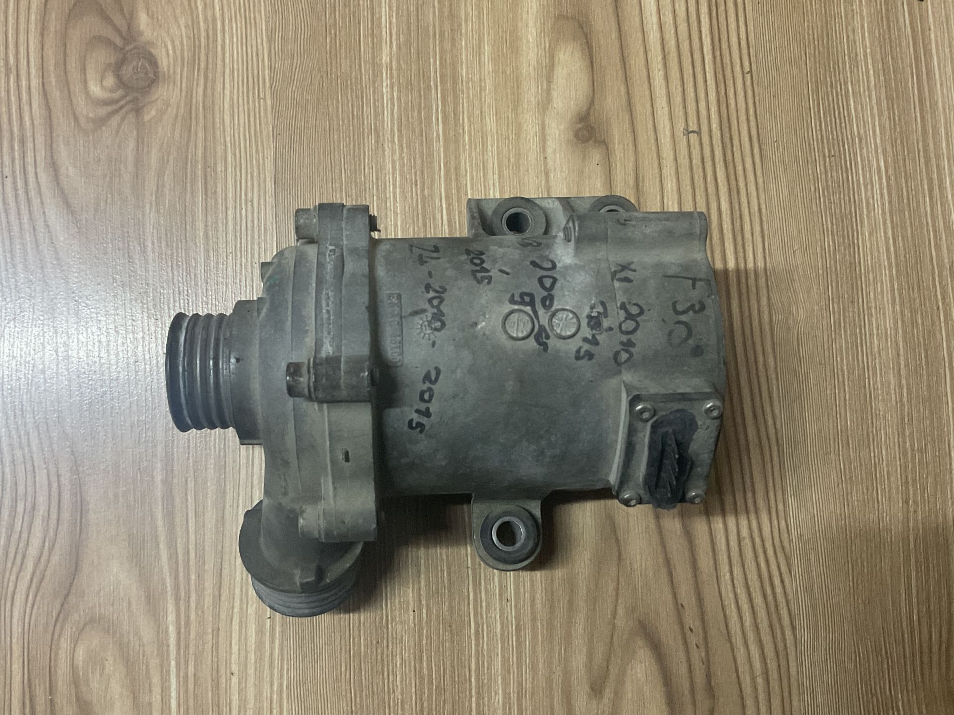1151759771508 9771508 BMW E84 ELEKTRİKLİ SU POMPASI ÇIKMA ORJİNAL