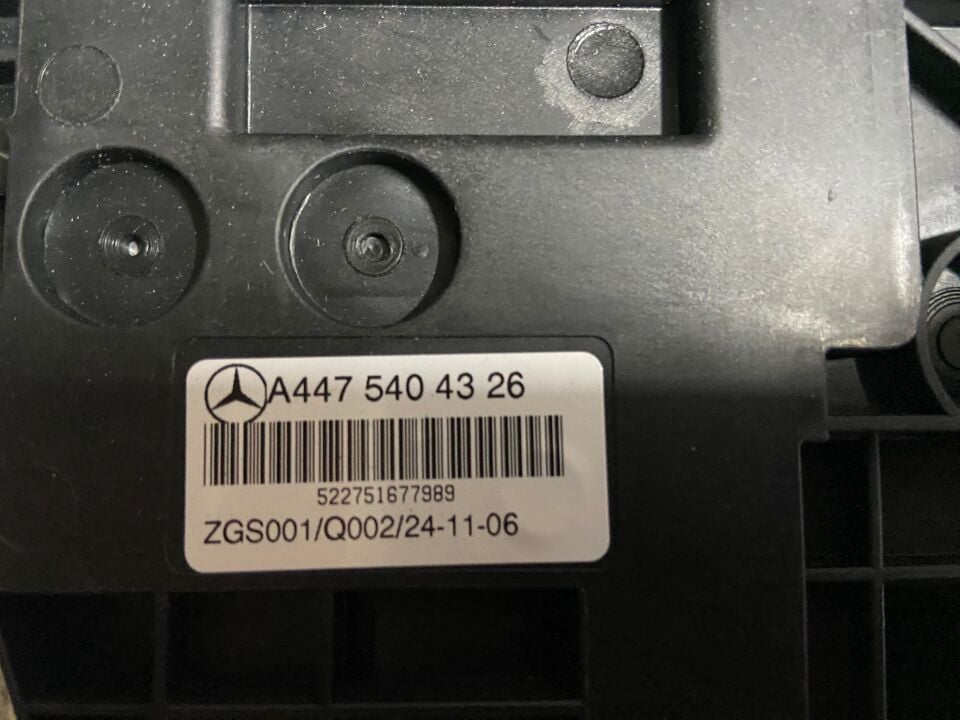 A4475404326 MERCEDES VİTO SAĞ ÖN SİGORTA KUTUSU SIFIR ORJİNAL