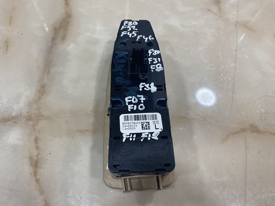 9208109 BMW F07 F10 F11 F15 F16 F18 F25 F26 F30 F31 F36 F39 F45 F46 F48 F49 F52 F80 SOL ÖN CAM DÜĞMESİ ÇIKMA ORJİNAL