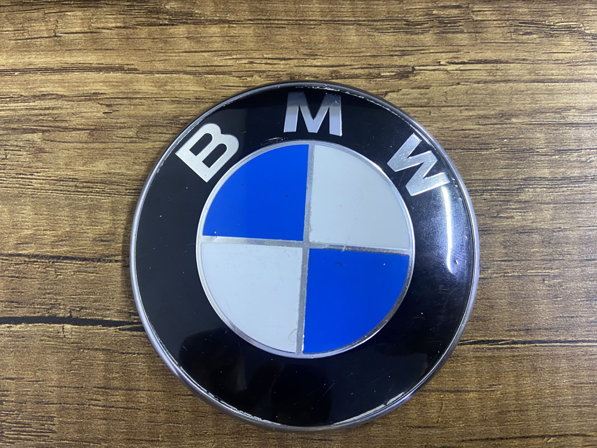 51148132375 8132375 BMW E46 E90 F10 E70 G20 F20 F30 F48 F49 U11 U12 KAPUT BAGAJ ARMA ÇIKMA ORJİNAL