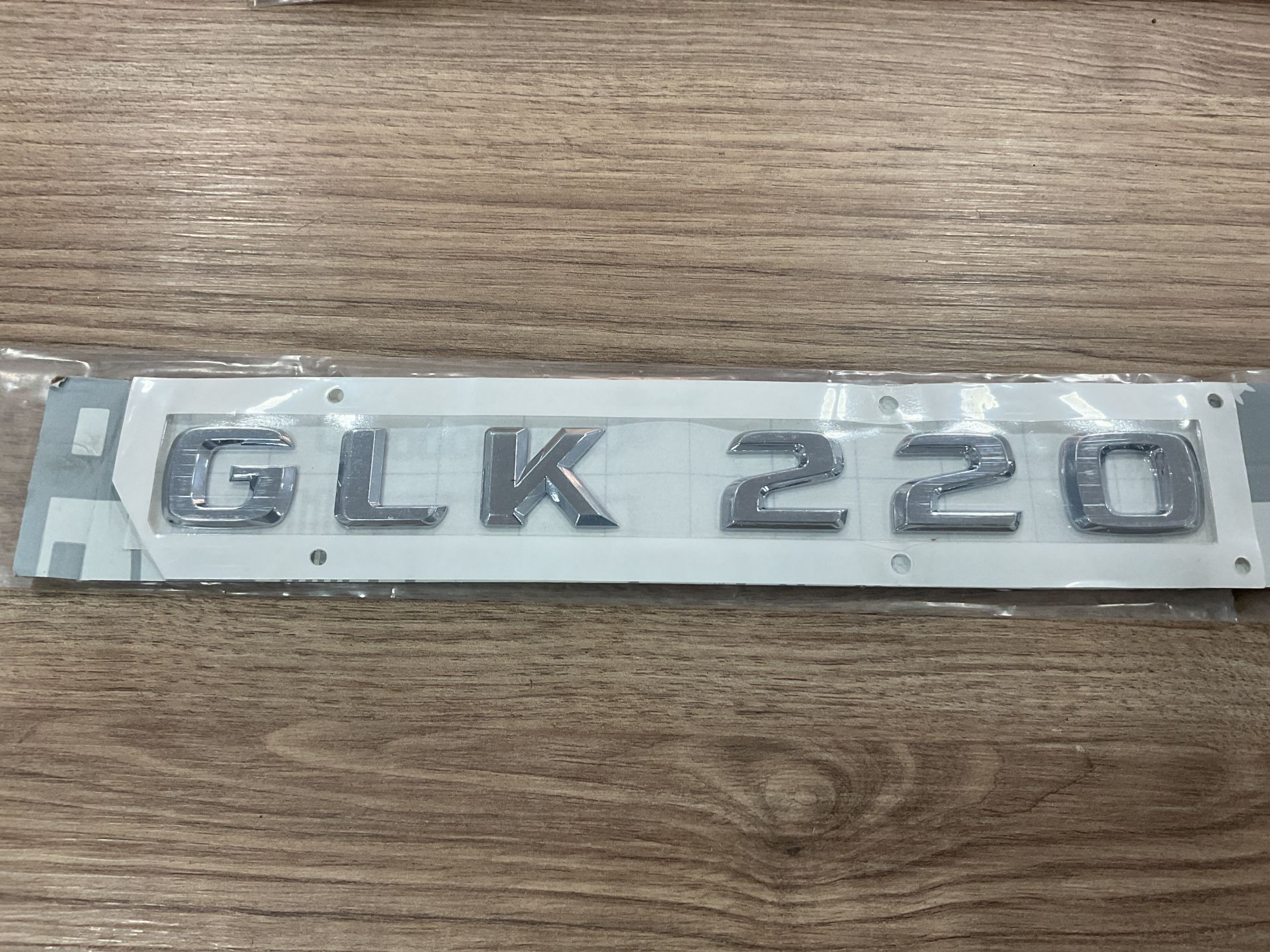 A2048170715 MERCEDES GLK 220  YAZISI SIFIR ORJİNAL