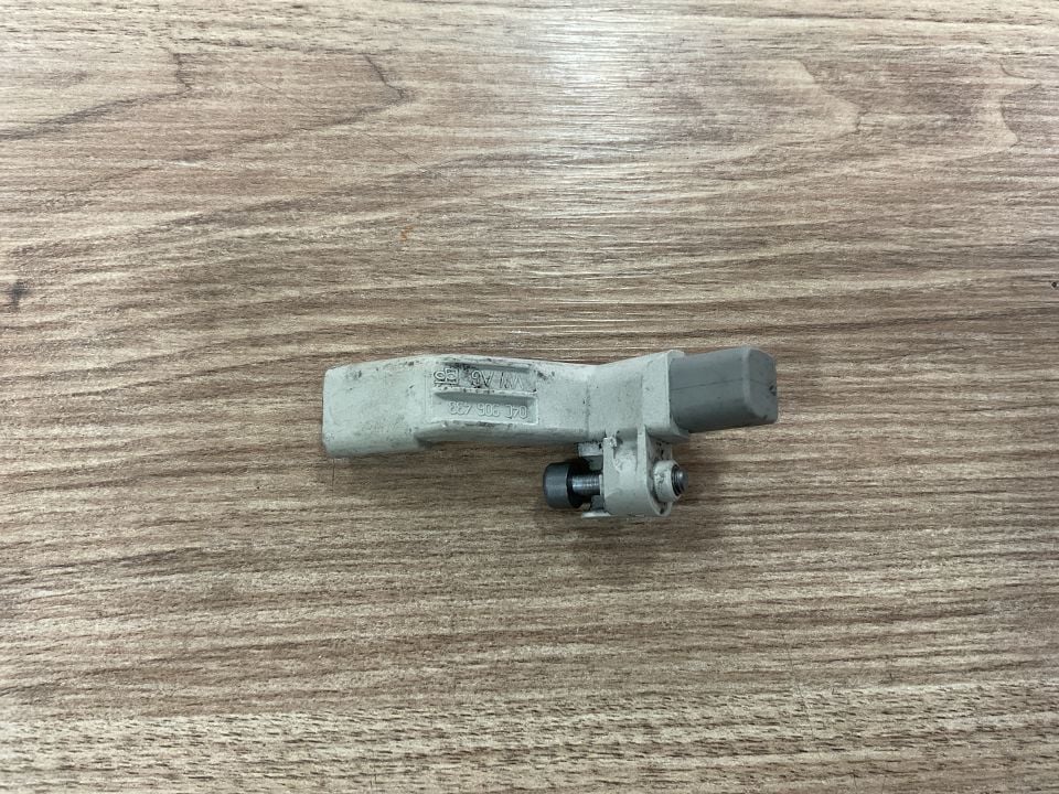 04C906433 VOLKSWOGEN GOLF PASSAT AUDİ KIRANK SENSÖRÜ ÇIKMA ORJİNAL