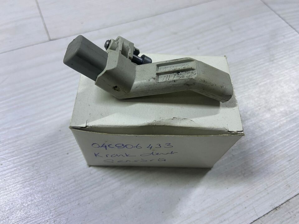 04C906433 VOLKSWOGEN GOLF PASSAT AUDİ KRANK SENSÖRÜ ÇIKMA ORJİNAL