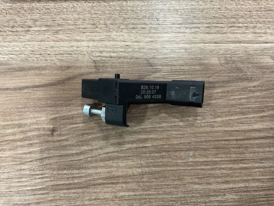 04L906433B VOLKSWAGEN KIRANK DEVŞR SENSÖRÜ SIFIR