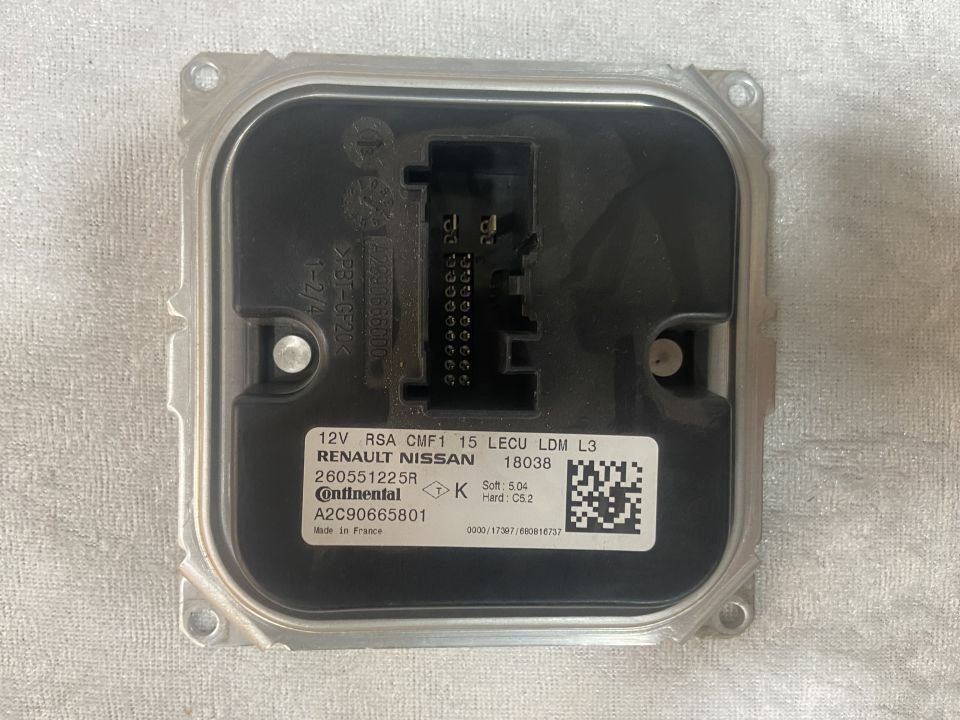 A2C90665801 A2C90666000 260551225R MERCEDES X CLASS FAR BEYNİ ÇIKMA ORJİNAL