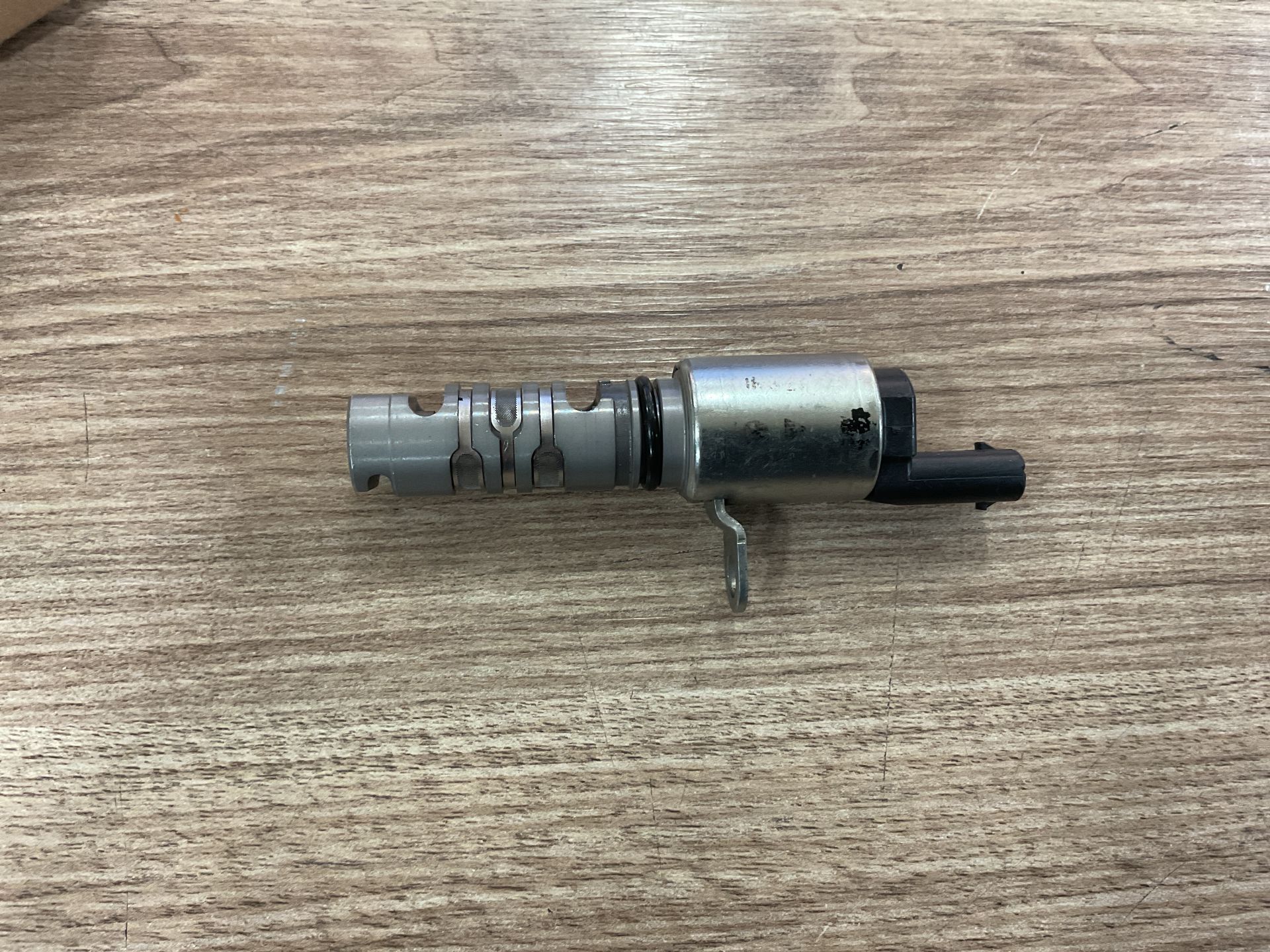 04E906455D VOLKSVAGEN AUDİ SETA SKODA EKSANTRİK DEVİR SENSÖRÜ SIFIR ORJİNAL