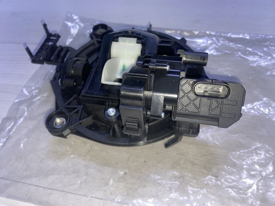 A0997504600 A0998106803 MERCEDES W118 W167 W238 W243 W253 W257 W293 BAGAJ AÇMA MOTORU SIFIR ORJİNAL