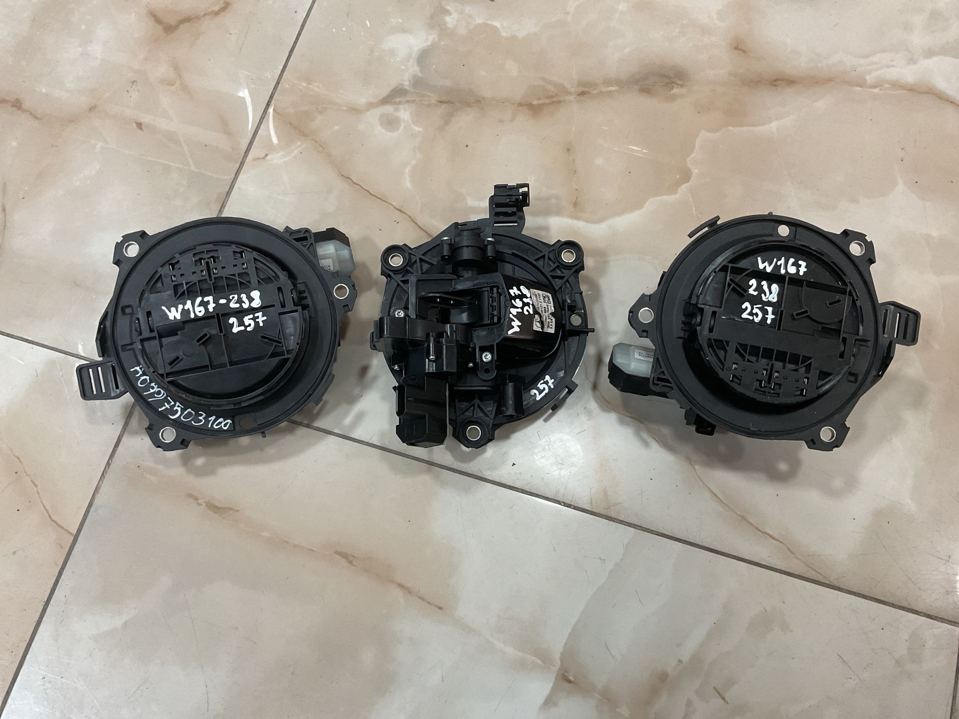 A0997503100 MERCEDES W167 W238 W257 BAGAJ KAPAK AÇMA DÜĞMESİ