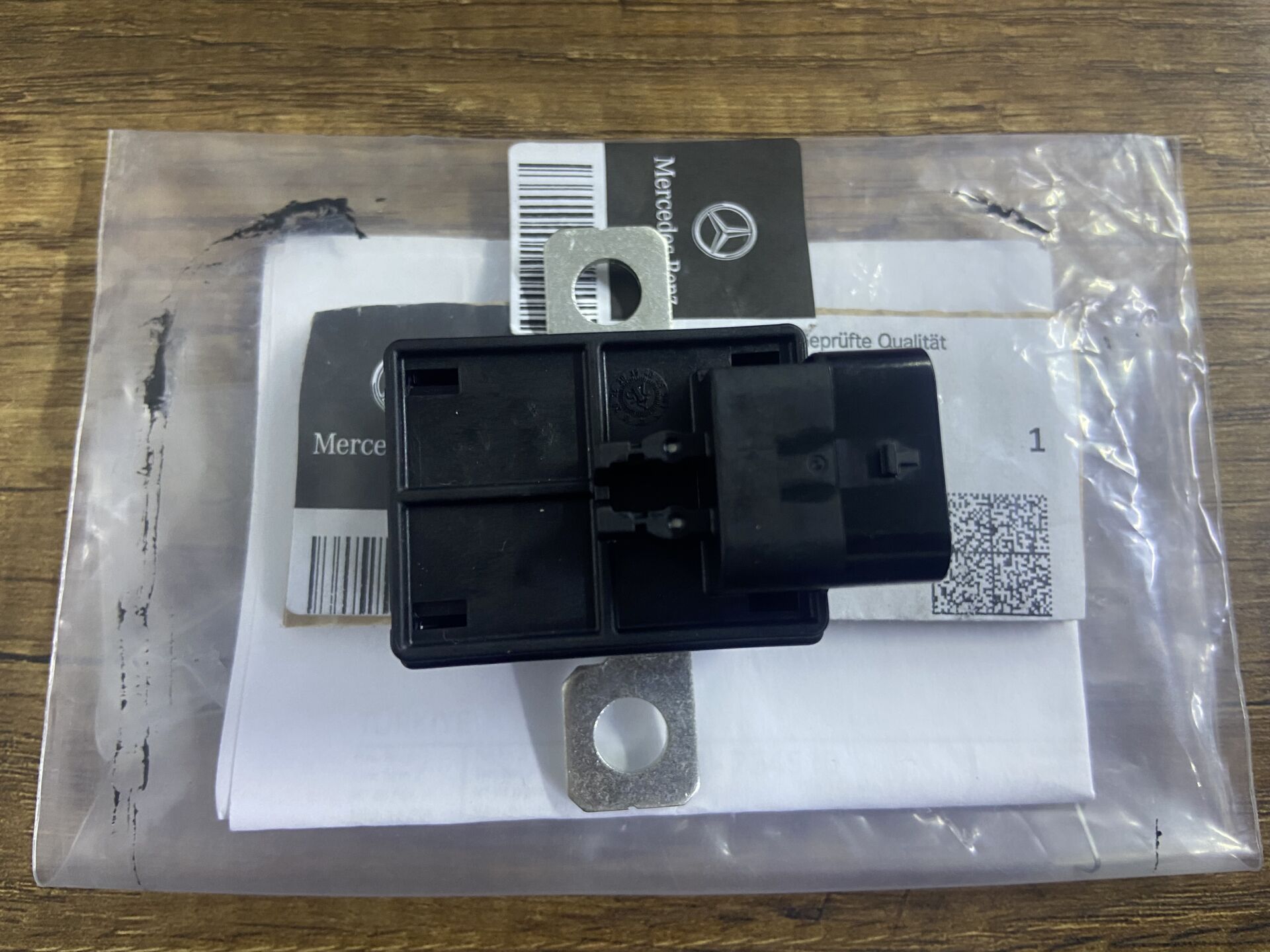 A0009827425 MERCEDES W118 W177 W192 W206 W214 W223 W232 W236 W243 W247 W254 W447 W448 W465 PİROTEKNİK SİGORTASI SIFIR ORJİNAL