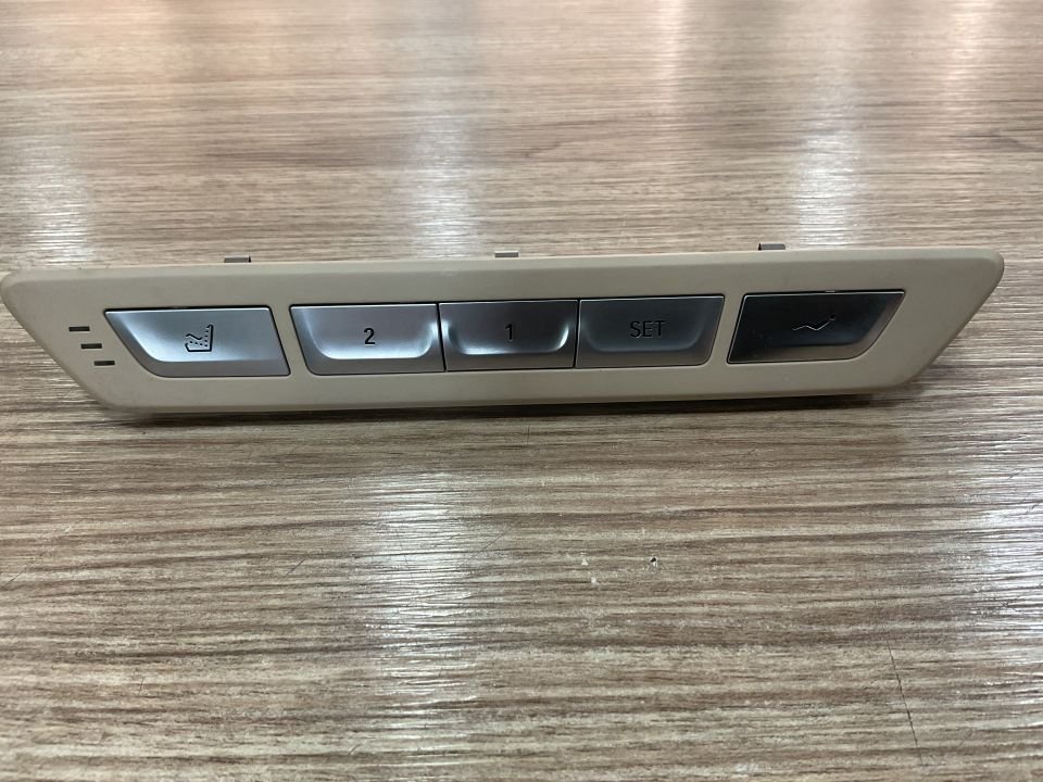 6826744 BMW G11 G12 SAG ARKA KOLTUK AYAR DÜĞMESİ ÇIKMA ORJİNAL