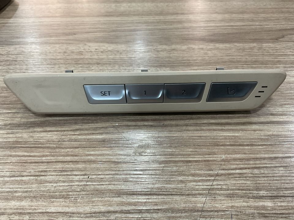 6826738 BMW G11 G12 SOL ARKA KOLTUK AYAR DÜĞMESİ ÇIKMA ORJİNAL