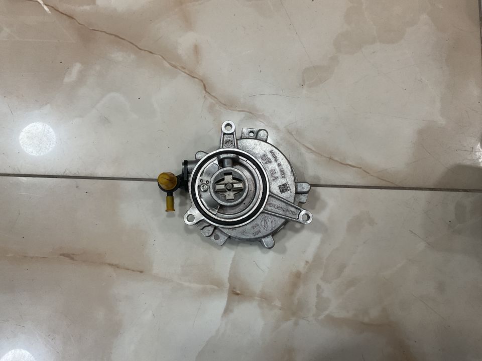 06M145100F VOLKSWAGEN AUDİ 3.0 TFSİ VAKUM POMPASI ORJİNAL ÇIKMA