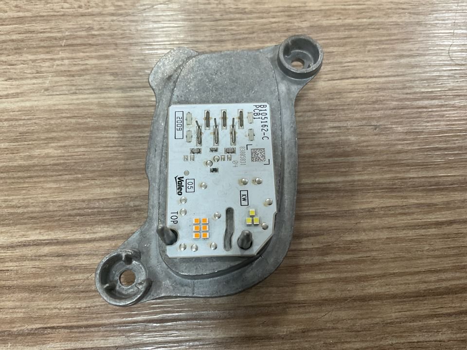 90153167 BMW F40 F44 SAĞ FAR ÜST LED MODÜLÜ ÇIKMA ORJİNAL