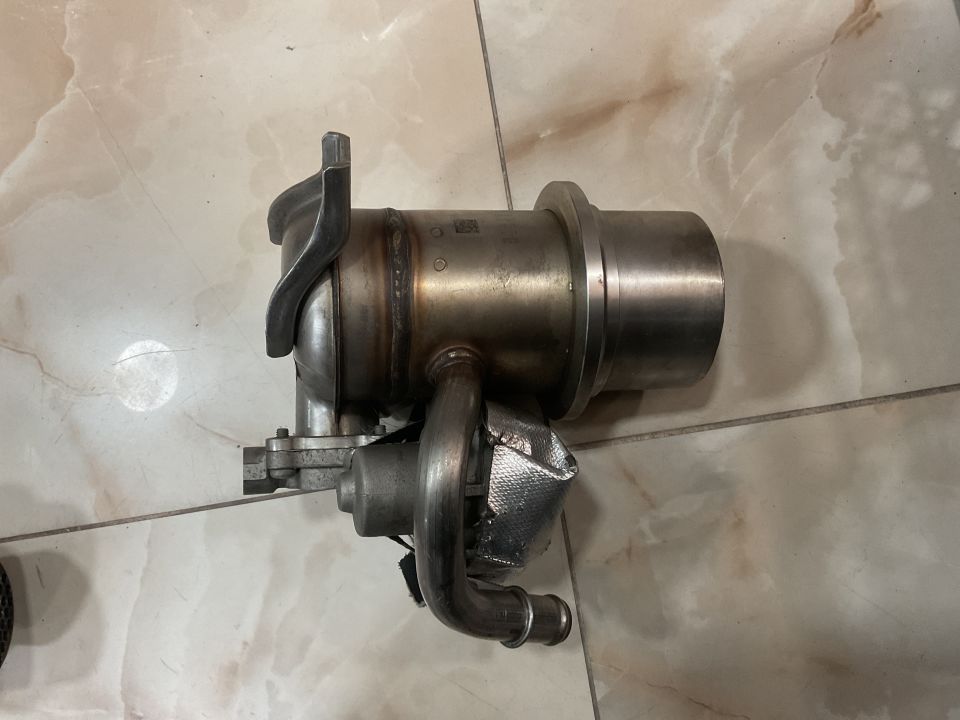 04L131512AJ VOLKSWAGEN  EGR SOĞUTUCU TEK 2.0 TDI CUUF DFSC DFSD DFDF