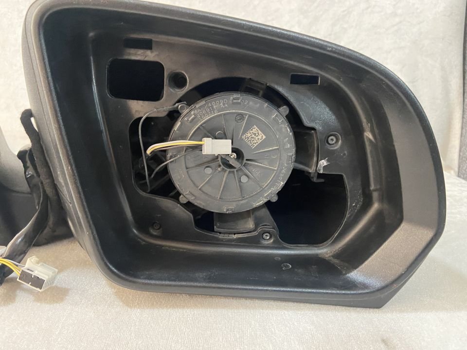 MERCEDES VİTO W447 SAĞ AYNA KÖR NOKTALI AYNA KATLANIR GÖVDESİ ÇIKMA ORJİNAL
