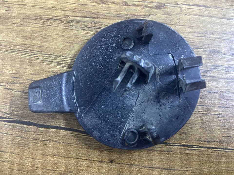 1493746-00-A TESLA MODEL Y ÖN TAMPON ÇEKİ KAPAĞI ÇIKMA ORJİNAL