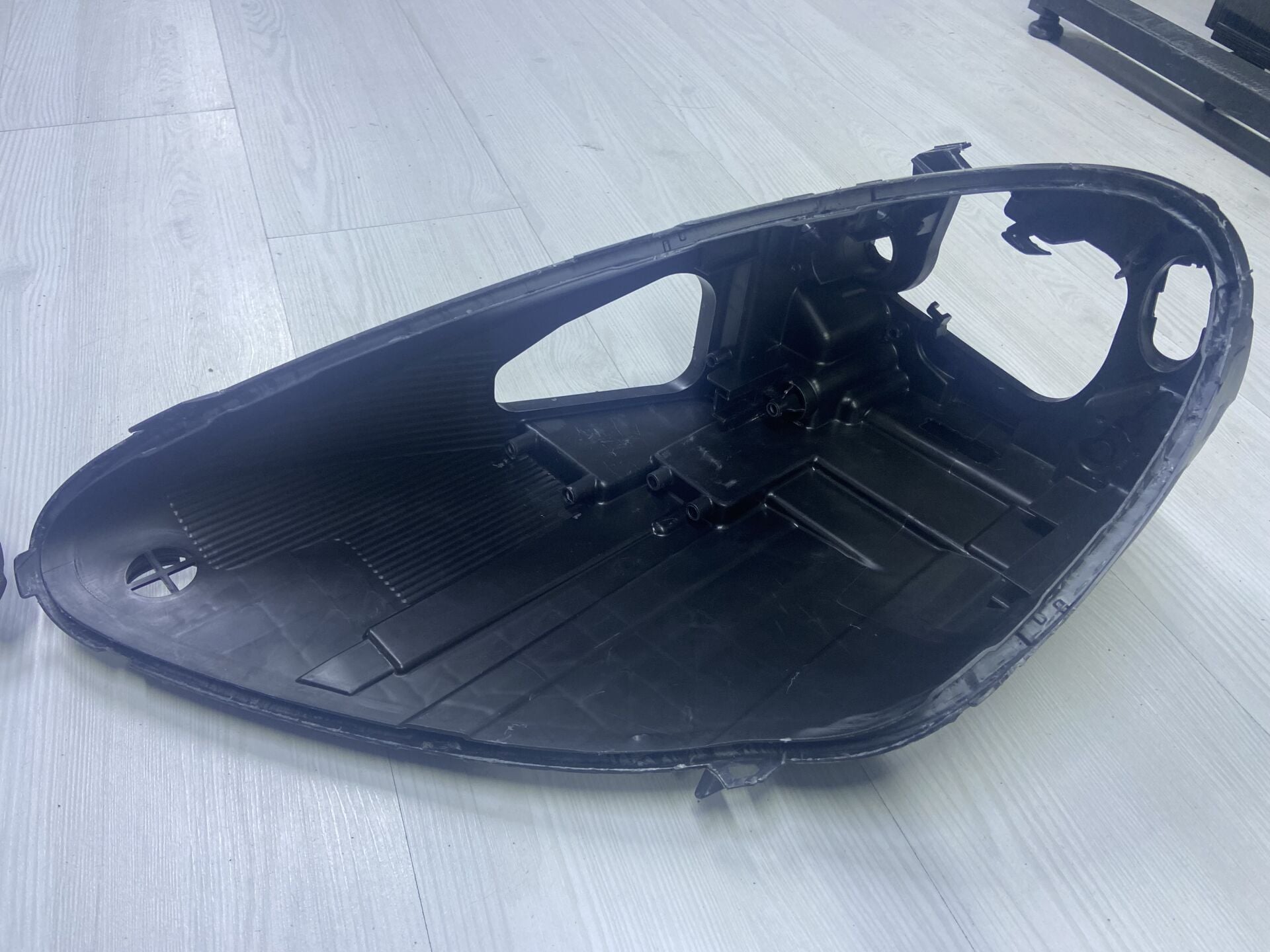 PORSCHE CAYENNE SOL FAR KASASI ÇIKMA ORJİNAL 2011-2013