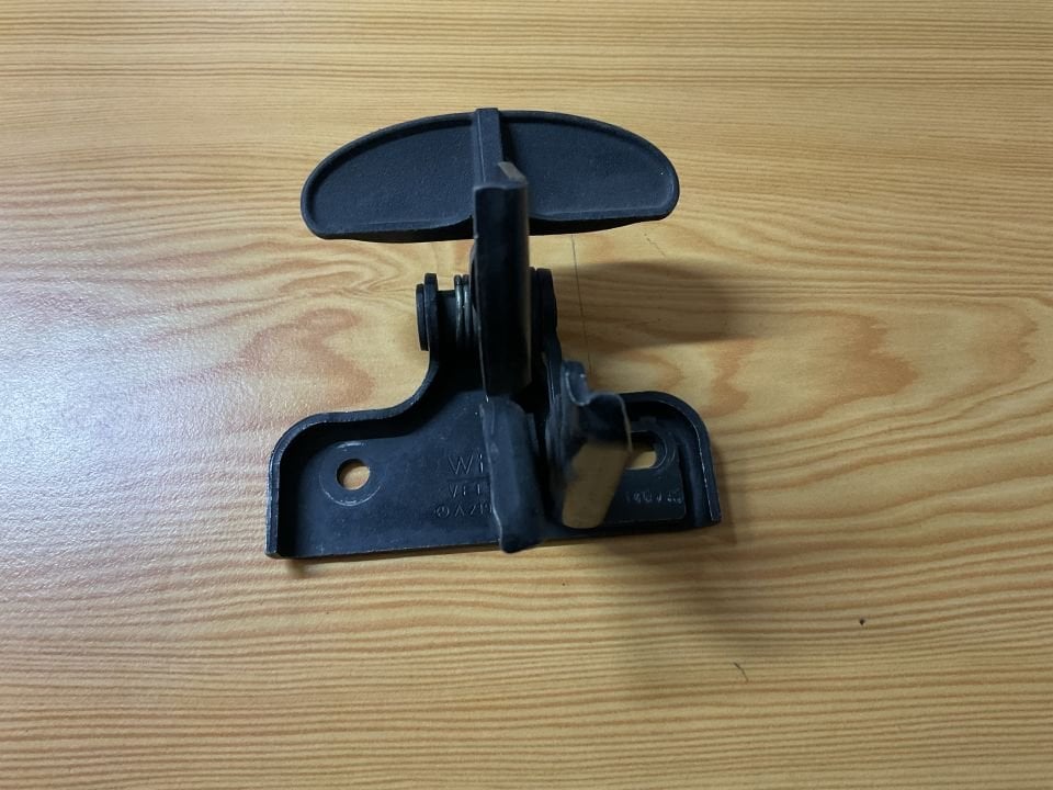 A2198800064 MERCEDES W219 KAPUT KİLİDİ ÇIKMA ORJİNAL