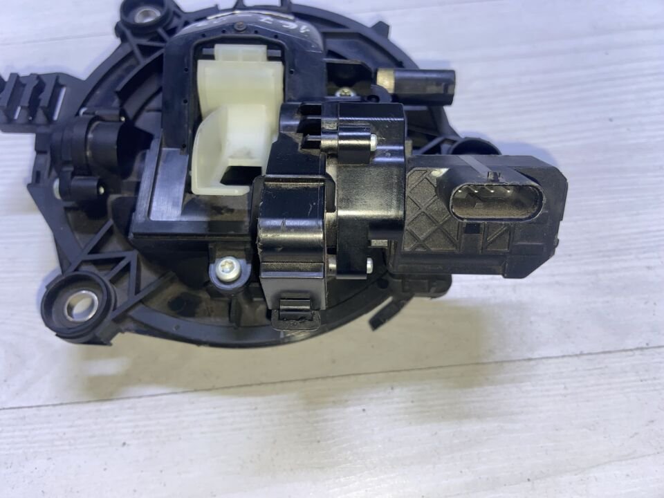 A0997503300 A0997506803 MERCEDES W118 W167 W238 W243 W253 W257 W293 BAGAJ AÇMA MOTORU ÇIKMA ORJİNAL