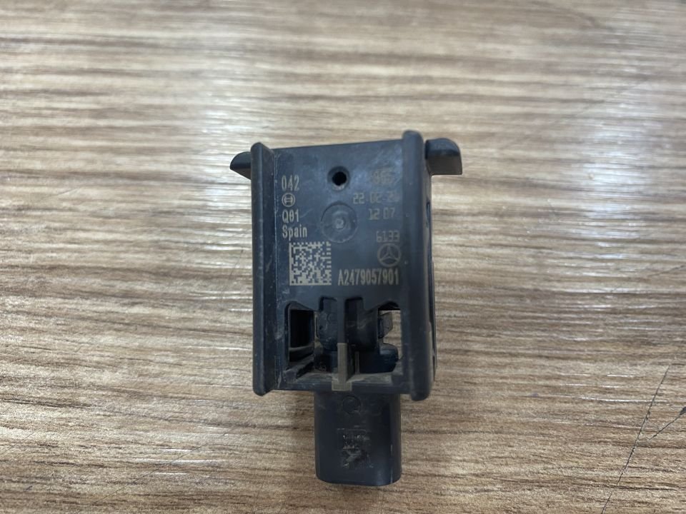 A2479057901 MERCEDES W243 W247 ÖN DARBE SENSÖRÜ ÇIKMA ORJİNAL