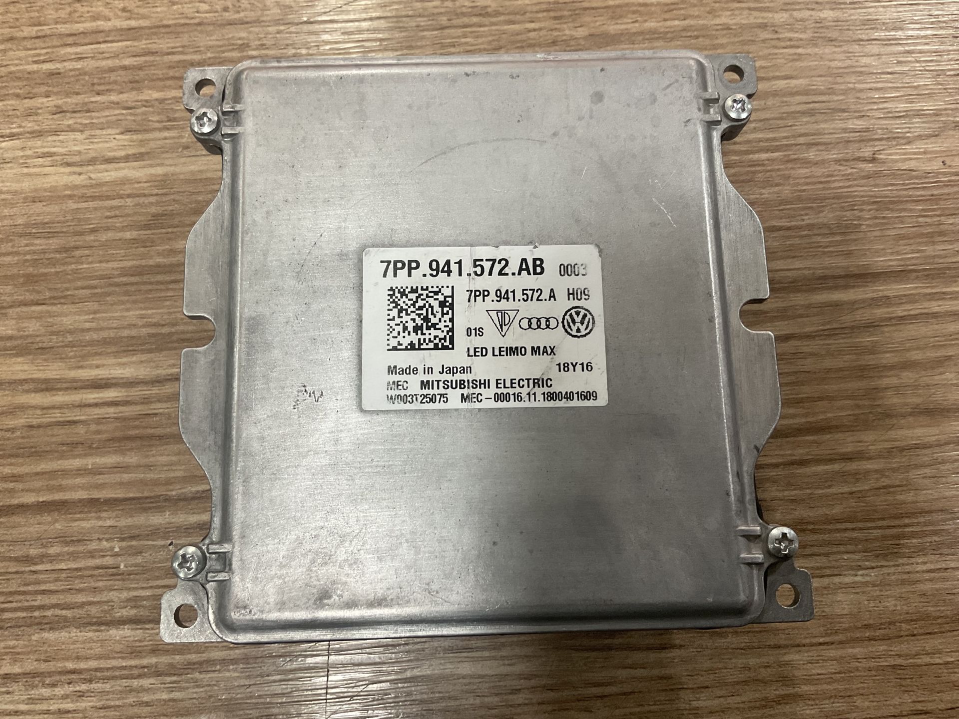 7PP941572AB AUDİ A3 A4 A5 Q2 Q7 FAR BEYNİ SIFIR Y.S 55€