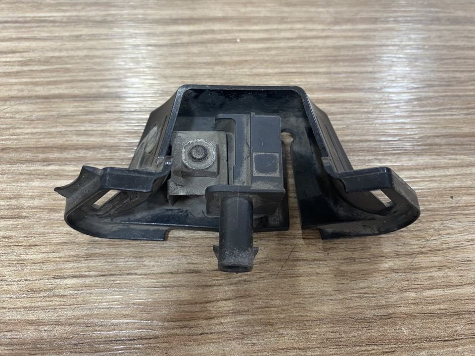 65779241032 9241032 BMW F10 ÖN TAMPON DARBE SENSÖRÜ ÇIKMA ORJİNAL