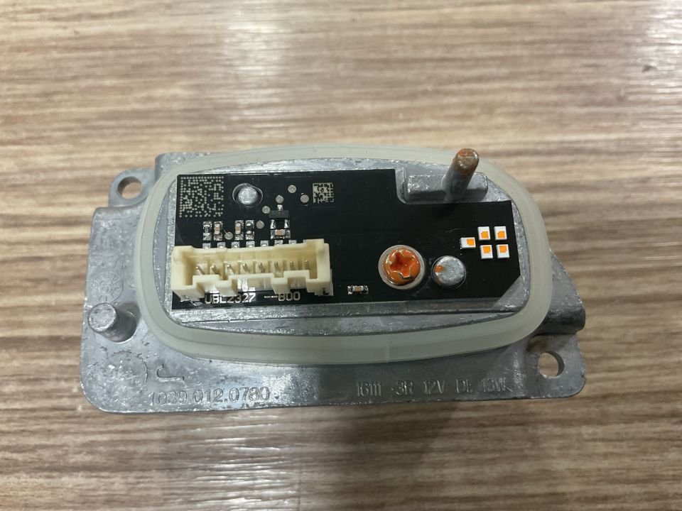 7214942 BMW G30 SAĞ SİNYAL LED MODÜLÜ  SIFIR Y.S 35€